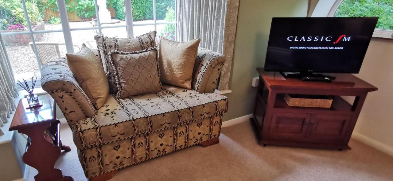 The Saddlery Holiday Cottage - Near Wolds And Coast North Thoresby Extérieur photo